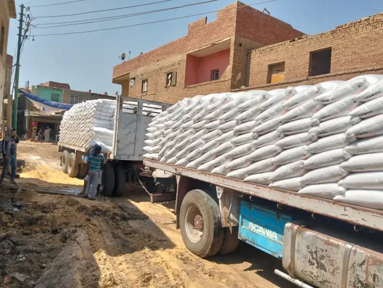 توزيع الأسمدة الزراعية المدعمة