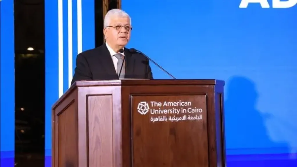 ايمن عاشور