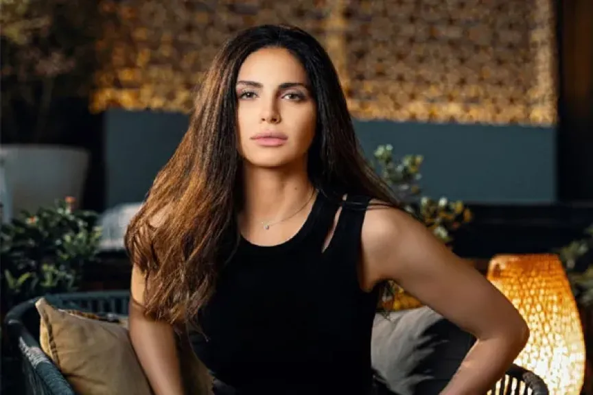 الفنانة آمال ماهر