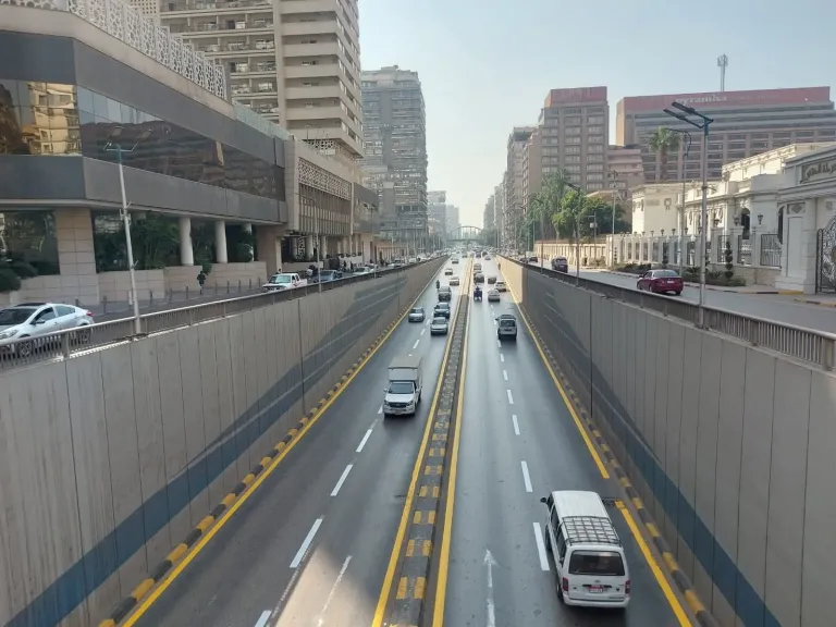 الجيزة تتزين لاستقبال زوار المتحف المصري الكبير