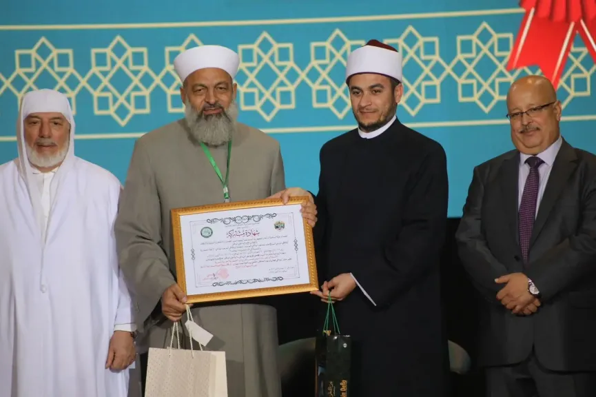 جانب من الصور 