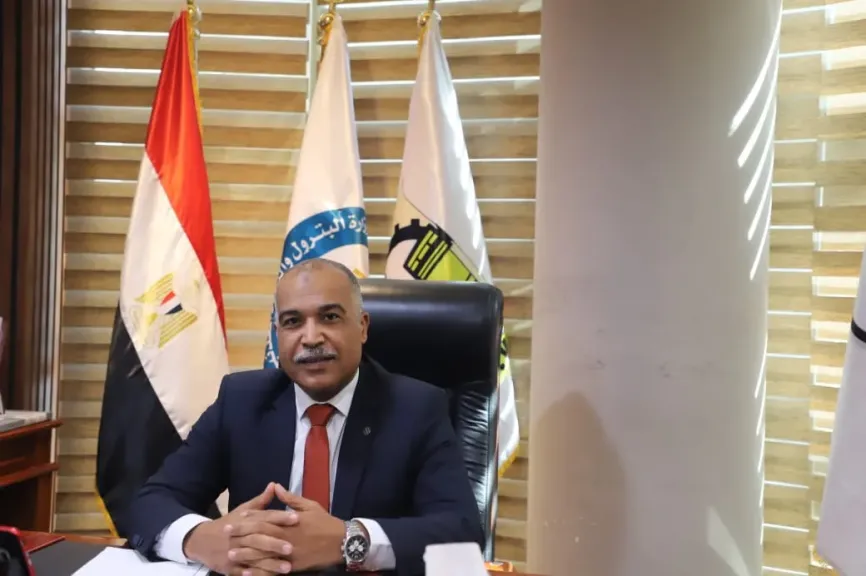المحاسب عباس صابر رئيس نقابة البترول 