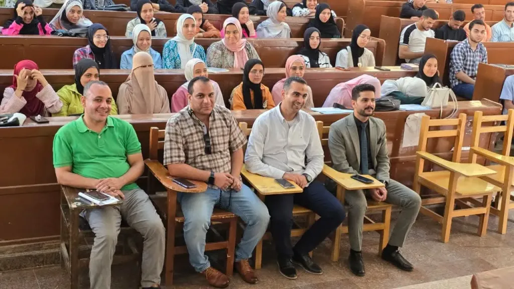 أثناء الندوة 