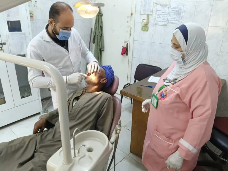  قافلة طبية متكاملة بقرية منبال