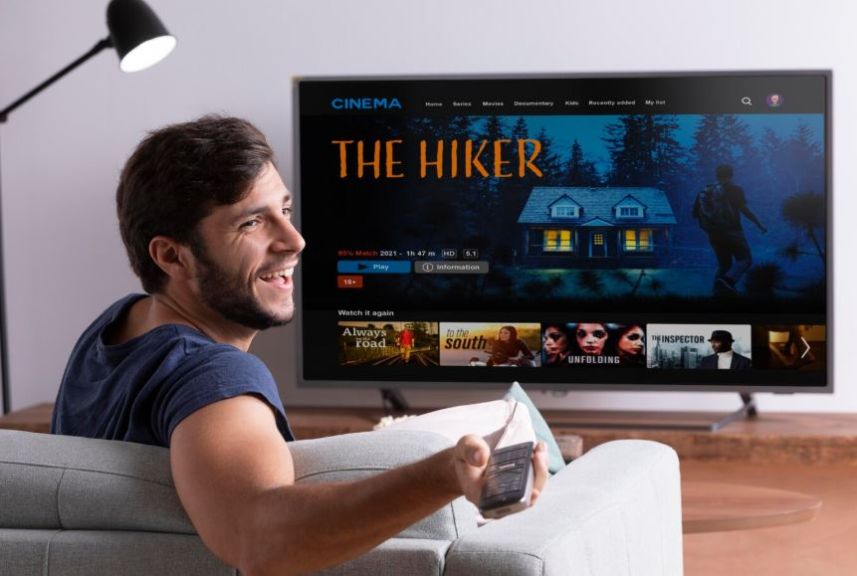 كيف تختار أفضل اشتراك IPTV بدون تقطيع؟ ولماذا AuroraTV هو الحل المثالي