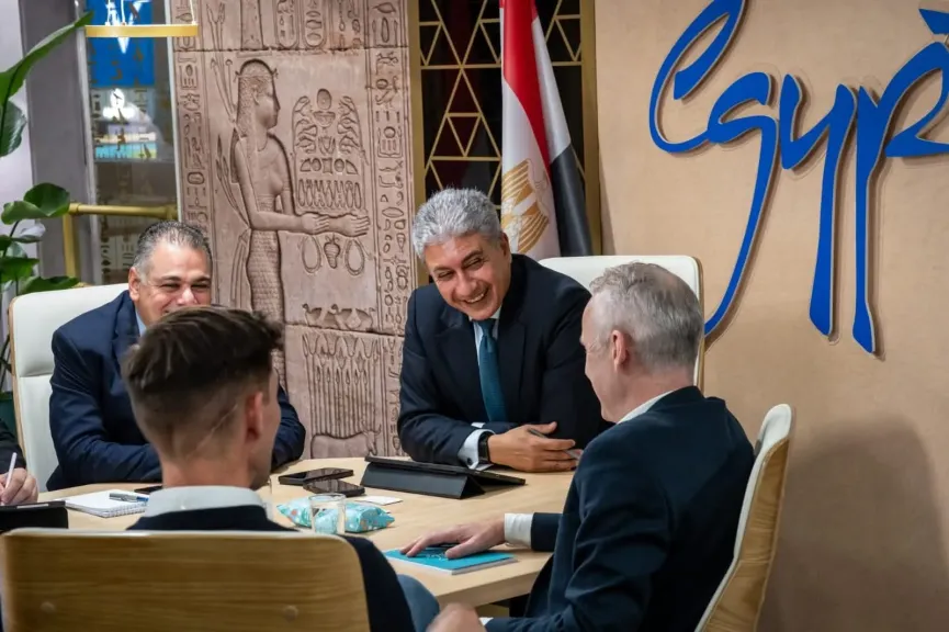 جانب من الاجتماع 