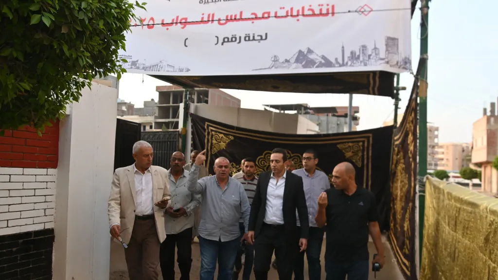 جانب من المتابعة 