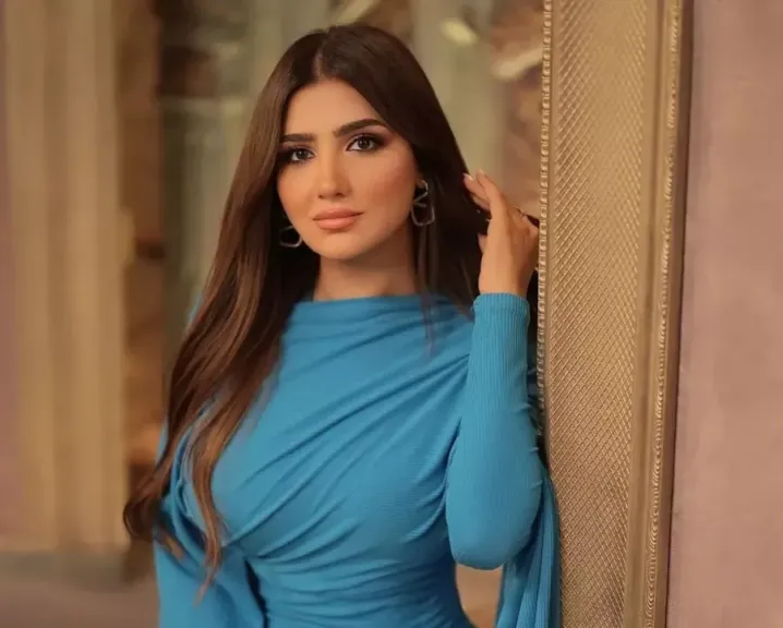 الفنانة مي عمر