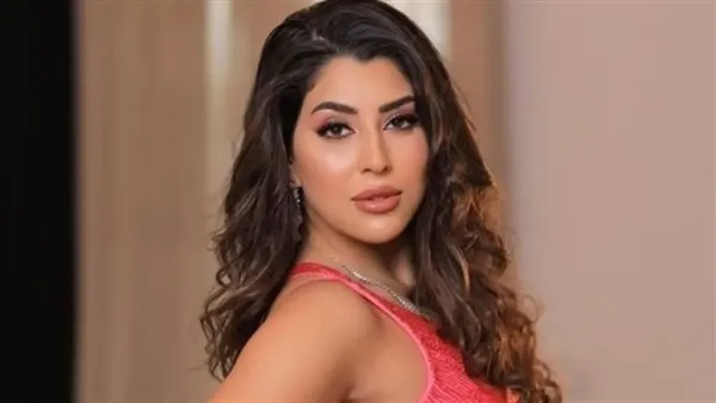 الفنانة أيتن عامر