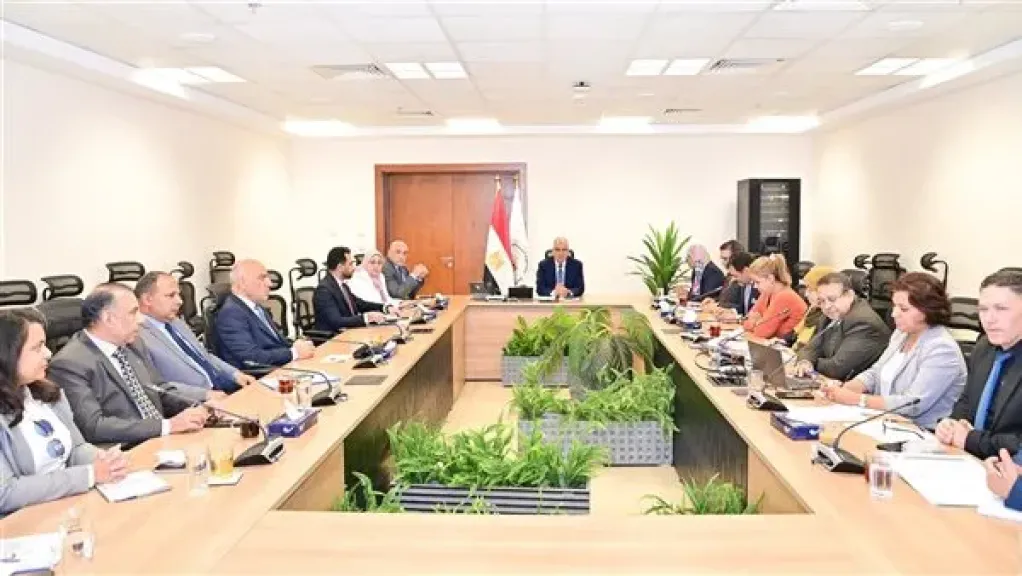 وزير الموارد المائيه والري