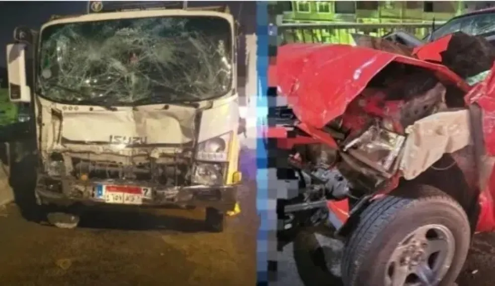  اصطدام سيارة نقل ثقيل بسيارتين ربع نقل