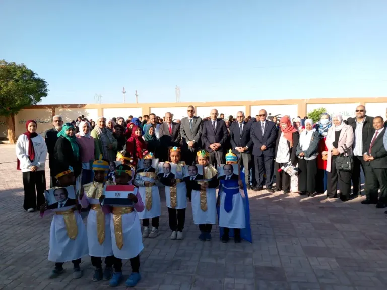 جانب من استقبال وزير التعليم بأسوان 