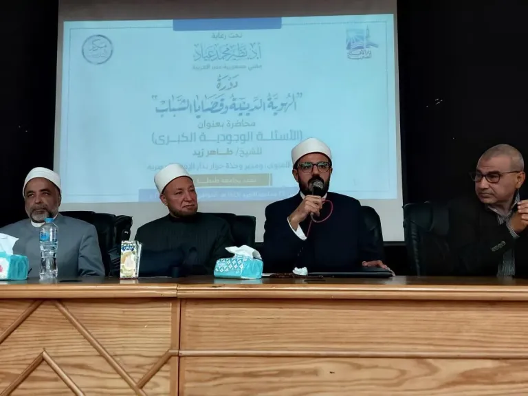 جانب من الصور 