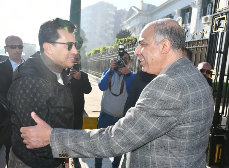 في مستهل جولته بالمحافظة.. وزير الشباب والرياضة يلتقي محافظ المنيا بديوان المحافظة