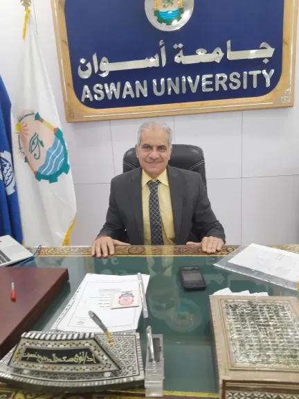 دكتور لؤى نصرت رئيس جامعة أسوان 