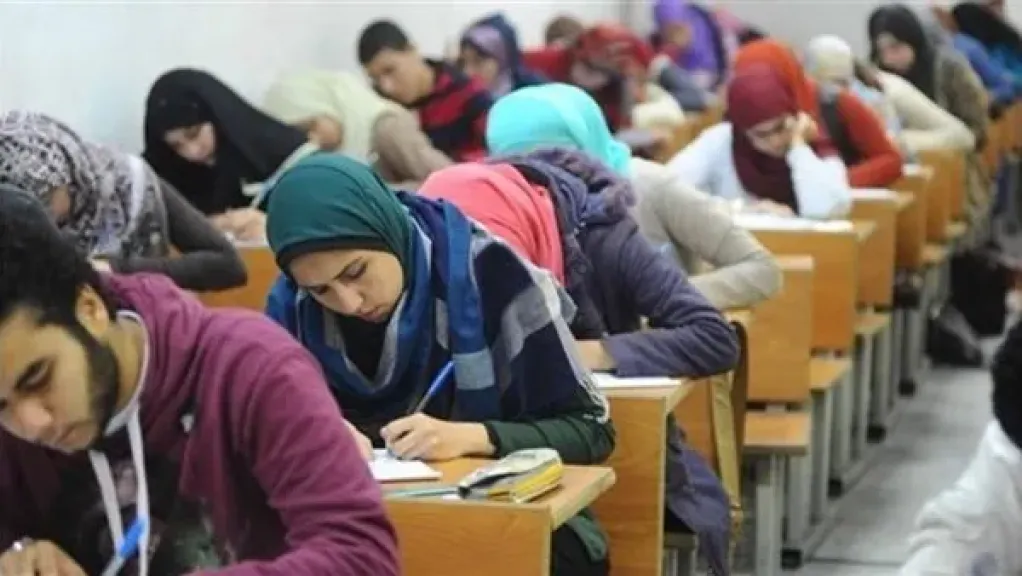 طلاب الثانويه العامه