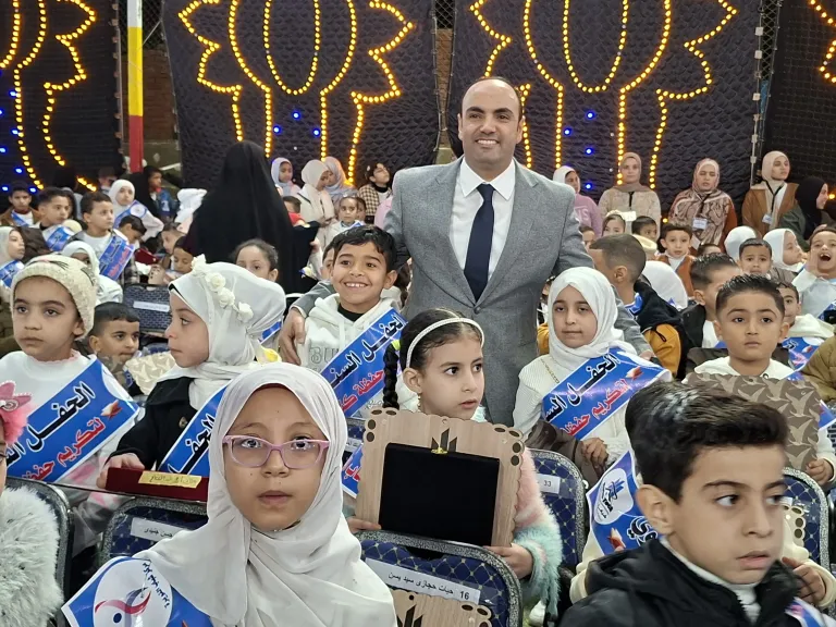 حفظة القرآن والمتفوقين بالنويرة 