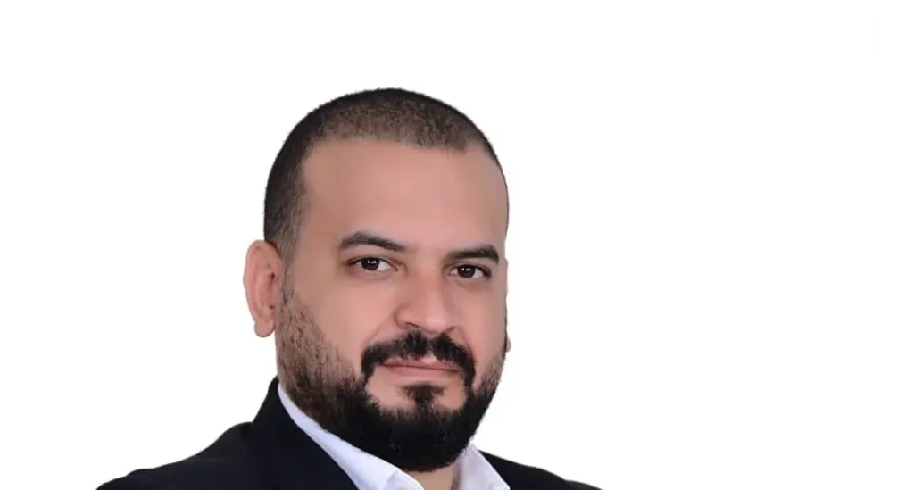 الخبير المالي عزت بطران