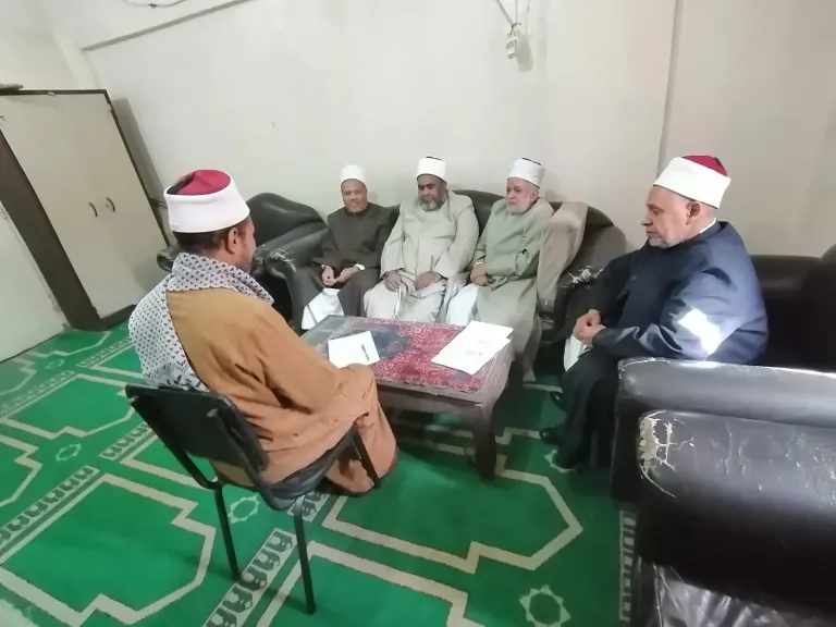 إختيار أئمة صلاة التهجد بمسجد قنا