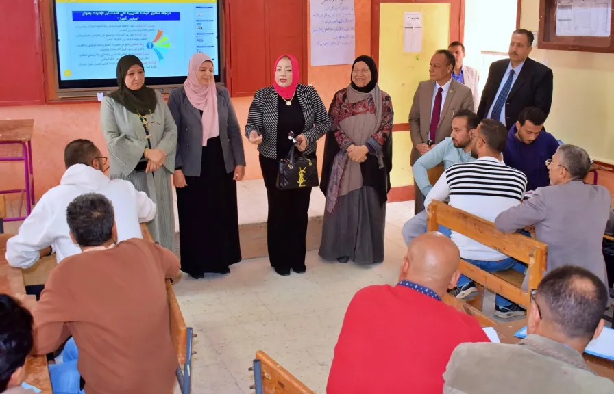 تدريب القيادات المدرسية ومعلمات رياض الأطفال