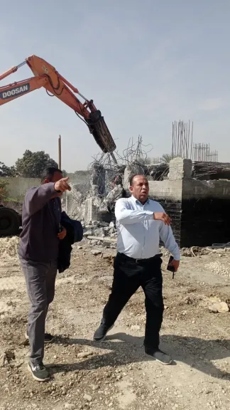 إزالة تعدٍ على فدان وتطبيق القانون علي مهندس نقابي  