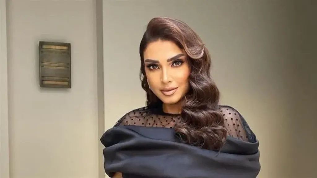 الفنانة روجينا
