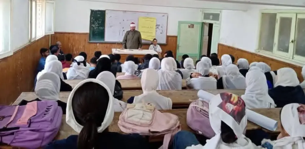  بناء الإنسان في صدارة الاهتمام