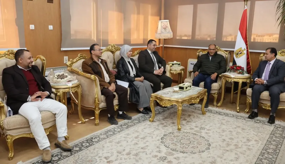 وفد مديرية الصحة بجامعة قنا 