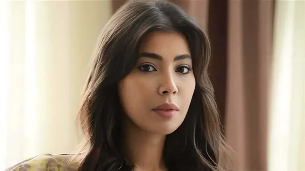 الفنانة مها نصار