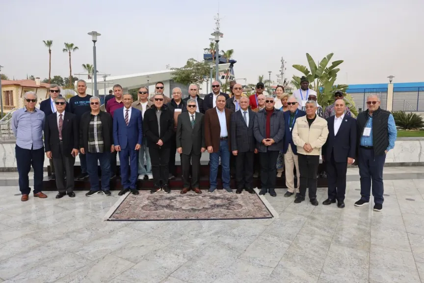 رئيس المحكمة الدستورية ورؤساء المحاكم الإفريقية بقناة السويس  