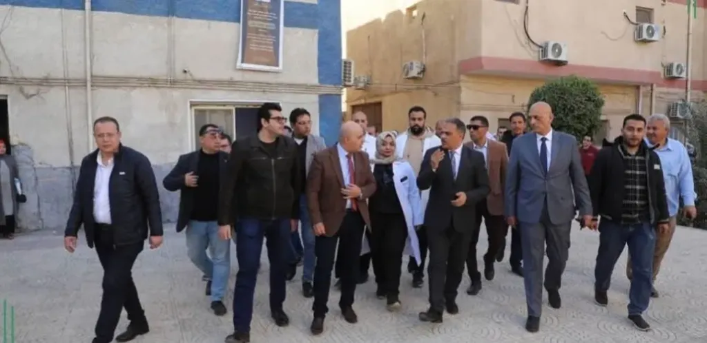جولة مفاجئة لمحافظ الشرقية بمستشفى مشتول المركزي