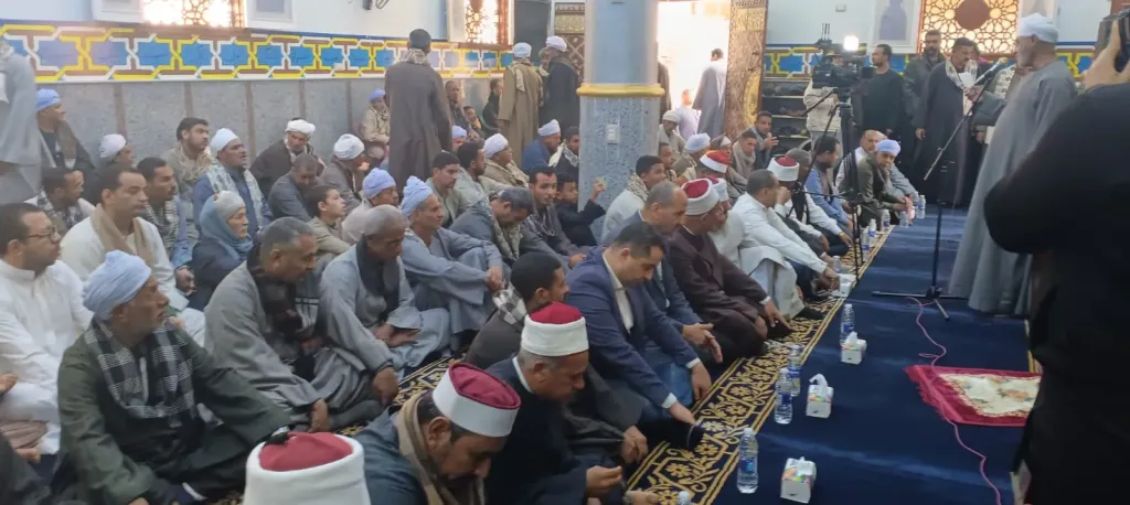 سكرتير عام قنا يفتتح مسجد آل جبل بأبوتشت