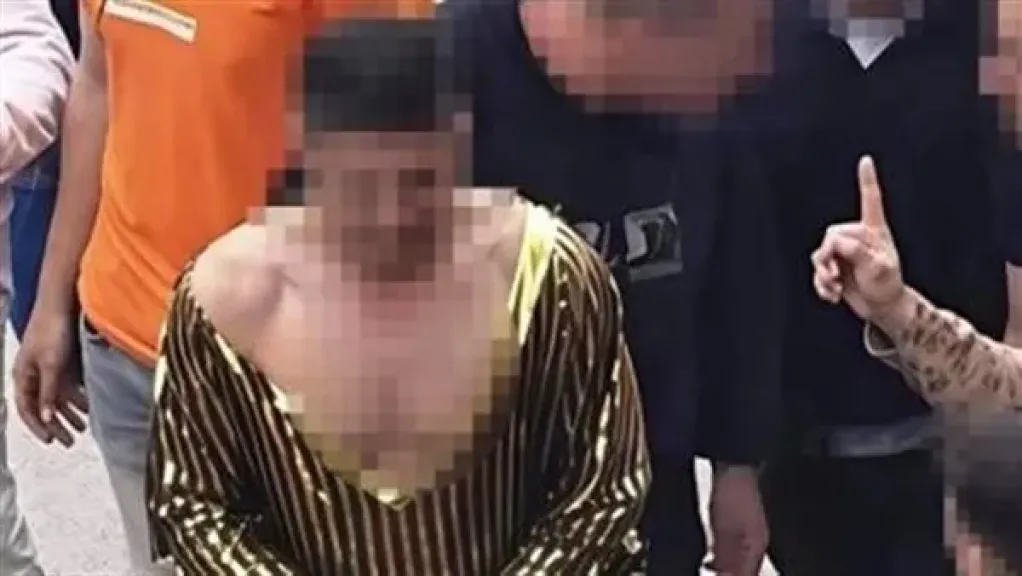 الشاب 
