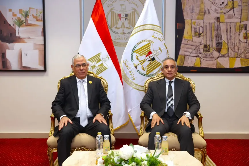 وزير العدل يستقبل النائب العام  لتهنئته بتولي مهام منصبه