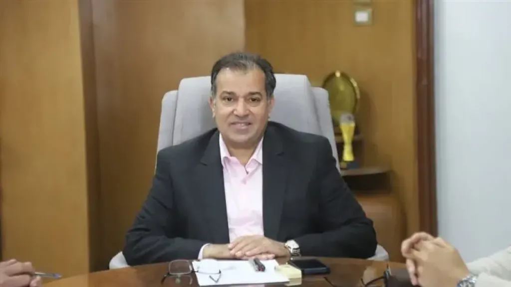 الدكتور أحمد عكاوى رئيس جامعة قنا