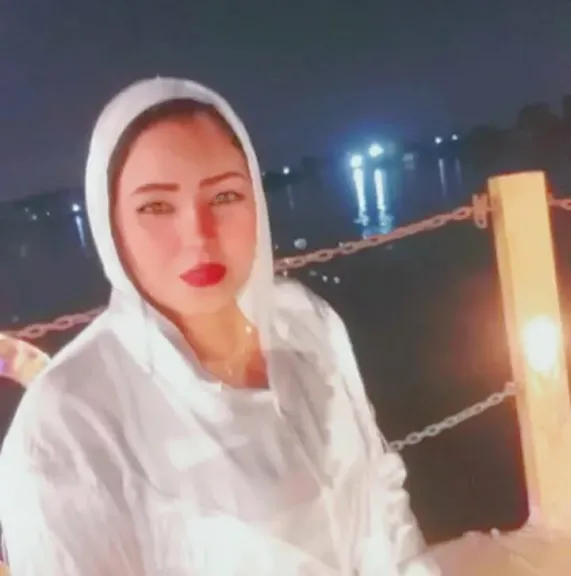 نيفين مصطفى 