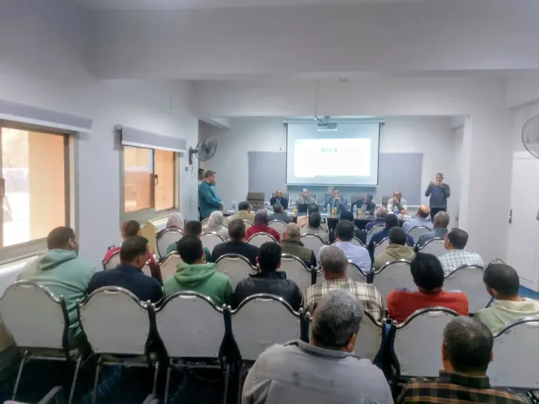 ندوة تثقيفية لتعزيز الوعي بقانون العمل الجديد بدشنا 