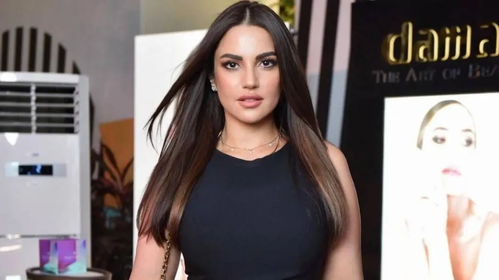 الفنانة درة