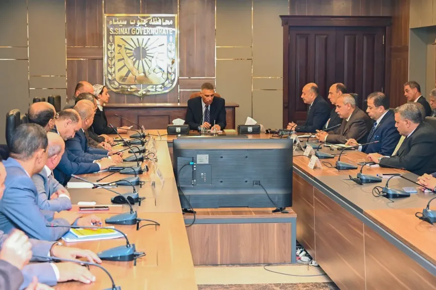 محافظ جنوب سيناء يجتمع برؤساء المدن ومديري الإدارات