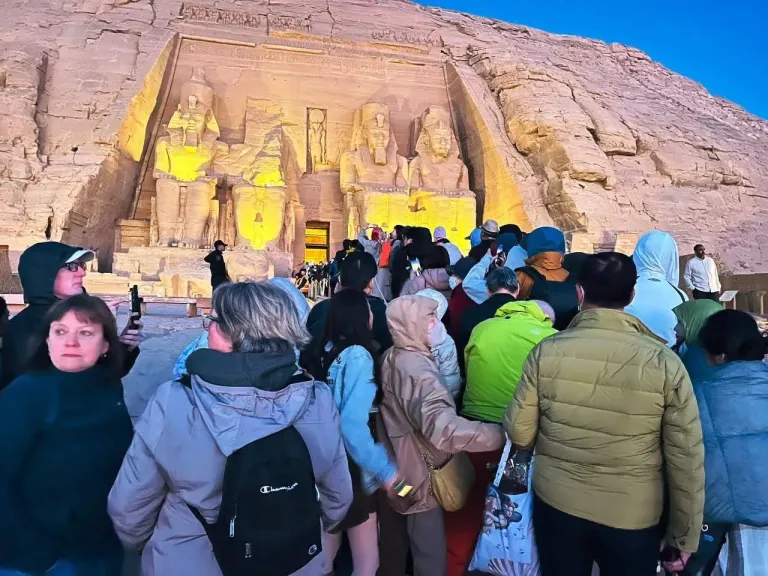 تعامد الشمس على وجه الملك رمسيس الثاني بأبو سنبل 