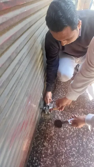 مراجعة أوضاع المحال التجارية بنجع حمادي بقنا