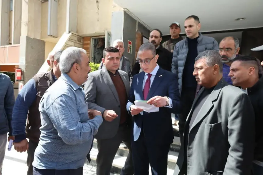 محافظ الجيزة يتفقد هيئة النظافة والتجميل