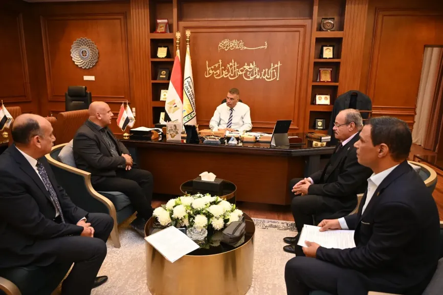 بحث الموقف التنفيذي لمشروع مركز الصيد التعاوني بطور سيناء 