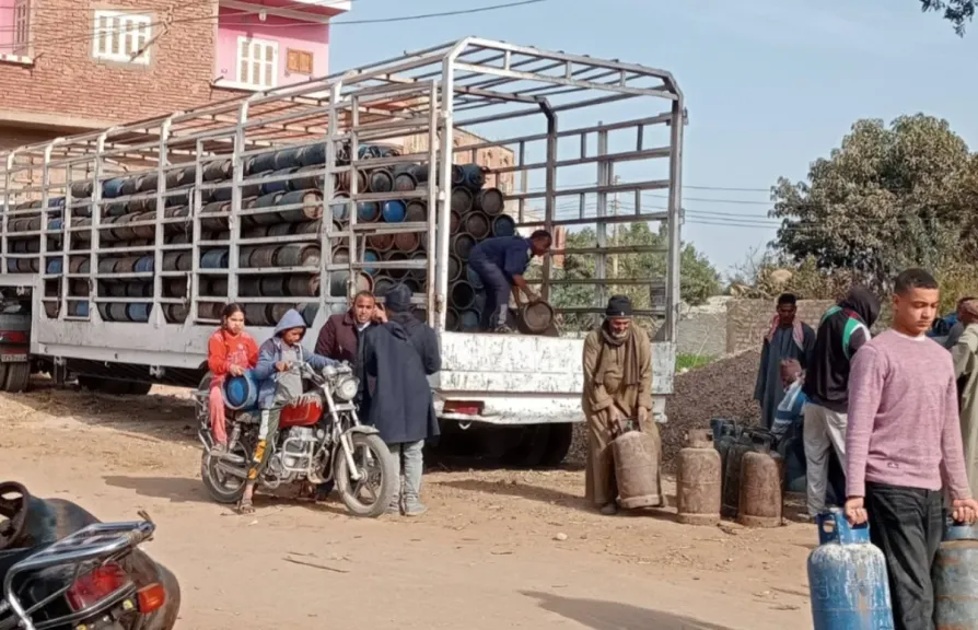 تموين قنا يضخ 37 ألف أسطوانة بالأسواق وضبط 300 أسطوانة بـ