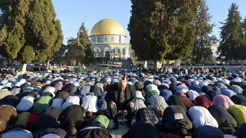 المصلين في المسجد الأقصى