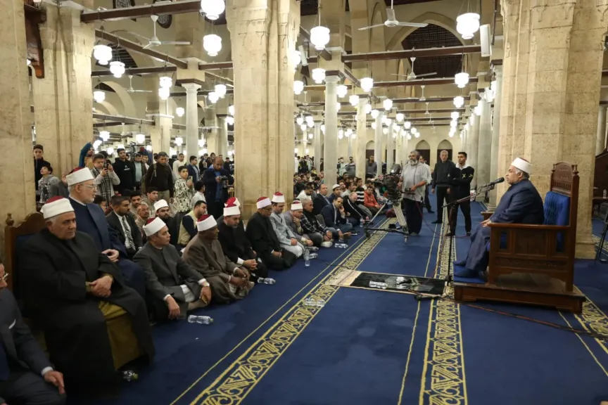 في الليلة الثالثة والعشرين من رمضان.. درس التراويح بالجامع الأزهر يوضح فضل الهبة وعطاء الله لعباده
