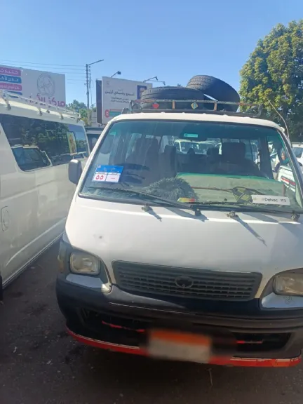إيقاف سائق ميكروباص لمخالفته وزيادة الأجرة على خط 