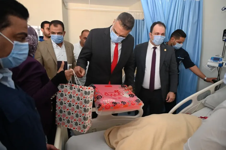 محافظ جنوب سيناء يزور مجمع الفيروز الطبي بطور سيناء 