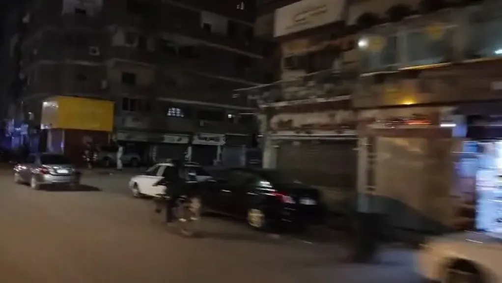 ماذا حدث في أول أيام تطبيق قرار غلق المحال في التاسعة مساءً بشوارع الجيزة؟