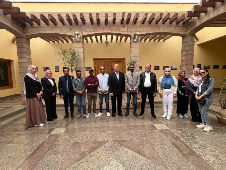 معرض